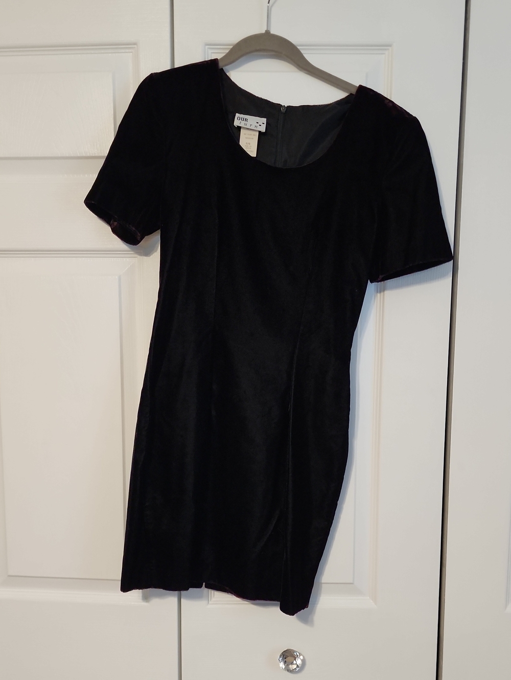 BB Dakota Black Velvet Mini Dress with Short Sleeves